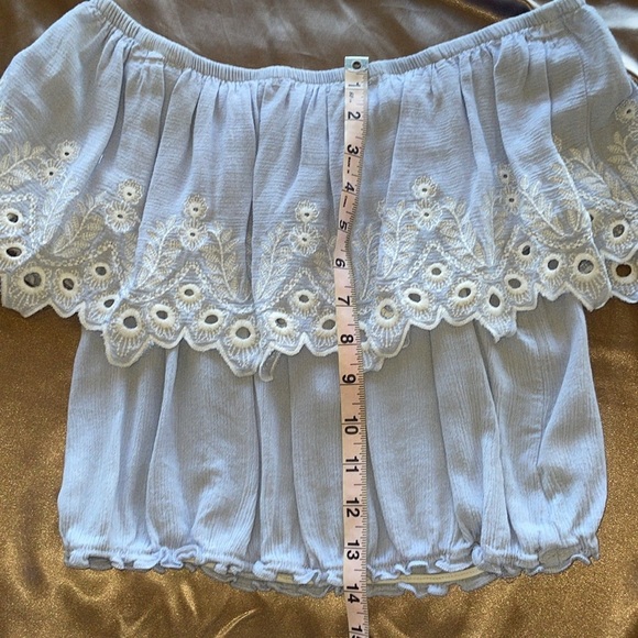 Self Esteem Blue Chambray Ruffled Off Shoulder Cropped Top White Embroidery Sz L - Picture 9 of 10
